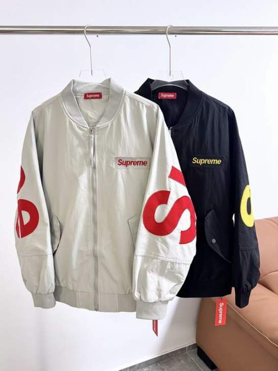 Picture of Supreme Jackets _SKUSupremeM-XLxetr0130013